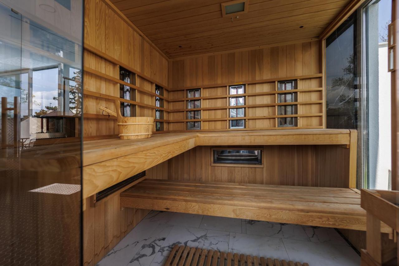 Villa Bauhaus Wellness Apartments 207 - Petiteplage Siófok Zewnętrze zdjęcie