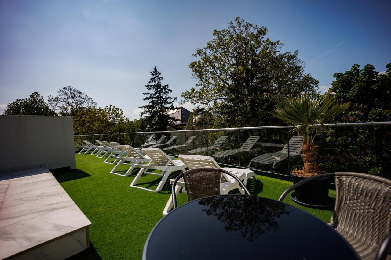Villa Bauhaus Wellness Apartments 207 - Petiteplage Siófok Zewnętrze zdjęcie